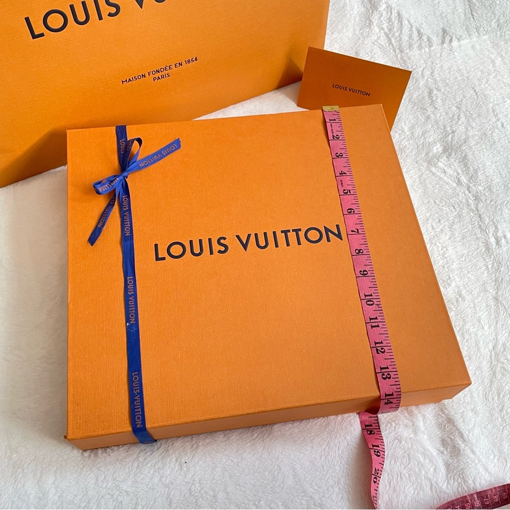 Louis Vuitton Gift Wrapping Bundle Empty Large Box + Ribbon + Shopping Bag NEW - Picture 4 of 9